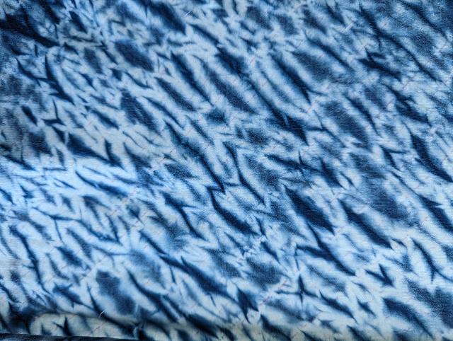Stage de shibori à ADN Laine 71220 Pressy-sous-Dondin en Bourgogne du Sud 