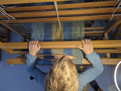 Atelier tissage pour enfant à ADN Laine à Pressy Sous Dondin (71220) en Bourgogne du Sud