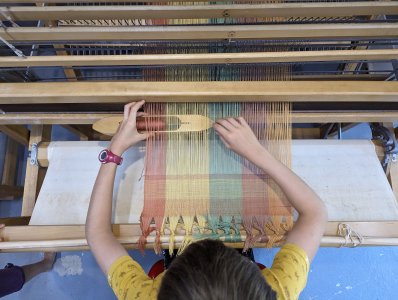 Atelier tissage pour enfant à ADN Laine à Pressy Sous Dondin (71220) en Bourgogne du Sud