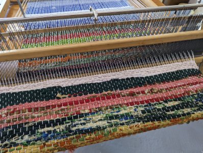 Cours de tissage à ADN Laine 71220 Pressy-sous-Dondin en Bourgogne du Sud 