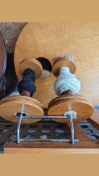 Stage de filage au rouet à ADN Laine à pressy sous dondin, en Bourgogne du Sud