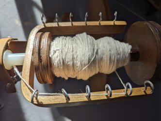 Stage de filage au rouet et au fuseau, à ADN Laine, 71220 Pressy Sous Dondin, en Bourgogne du Sud