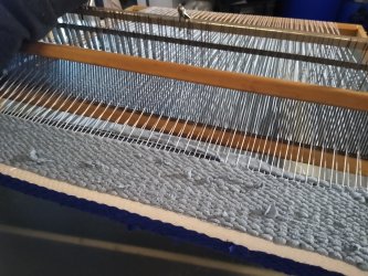 Catalogne sur métier de table